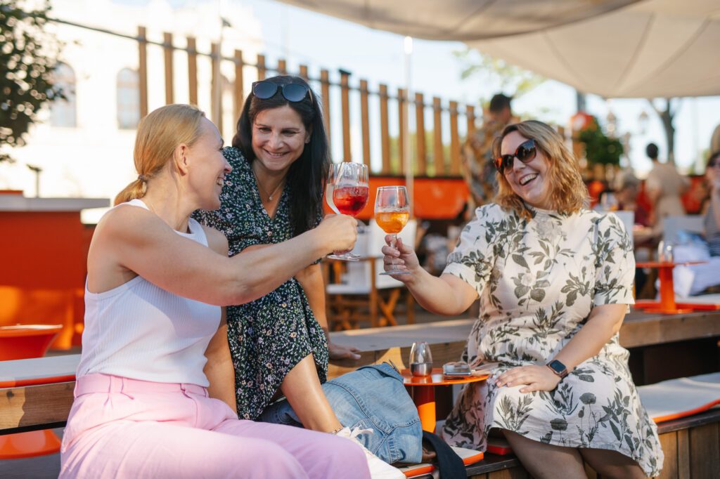 Wien Filmfestival Geselligkeit und Gemeinschaftsgefühl beim Public Viewing